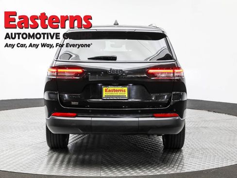 Used 2023 Jeep Grand Cherokee L Laredo image 6