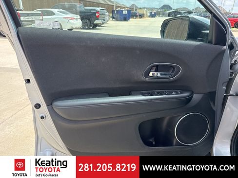 Used 2022 Honda HR-V EX image 10