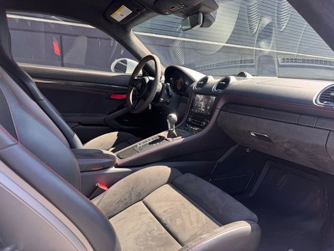 Certified 2022 Porsche 718 Cayman GT4 image 20
