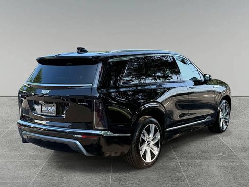 Used 2026 Cadillac Vistiq Luxury w/ LPO, Floor Liner Package AWD/4WD image 10