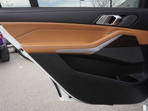 Used 2024 BMW X7 xDrive40i w/ M Sport Package image 28