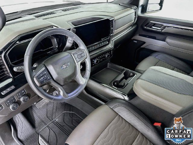 Used 2025 Chevrolet Silverado 2500 ZR2 w/ Technology Package AWD/4WD image 15