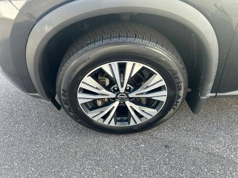 Used 2023 Nissan Rogue SV AWD/4WD image 9