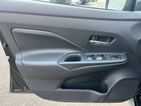 Used 2025 Nissan Versa SV FWD image 15