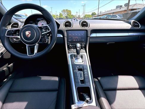 Used 2024 Porsche 718 Boxster RWD image 17