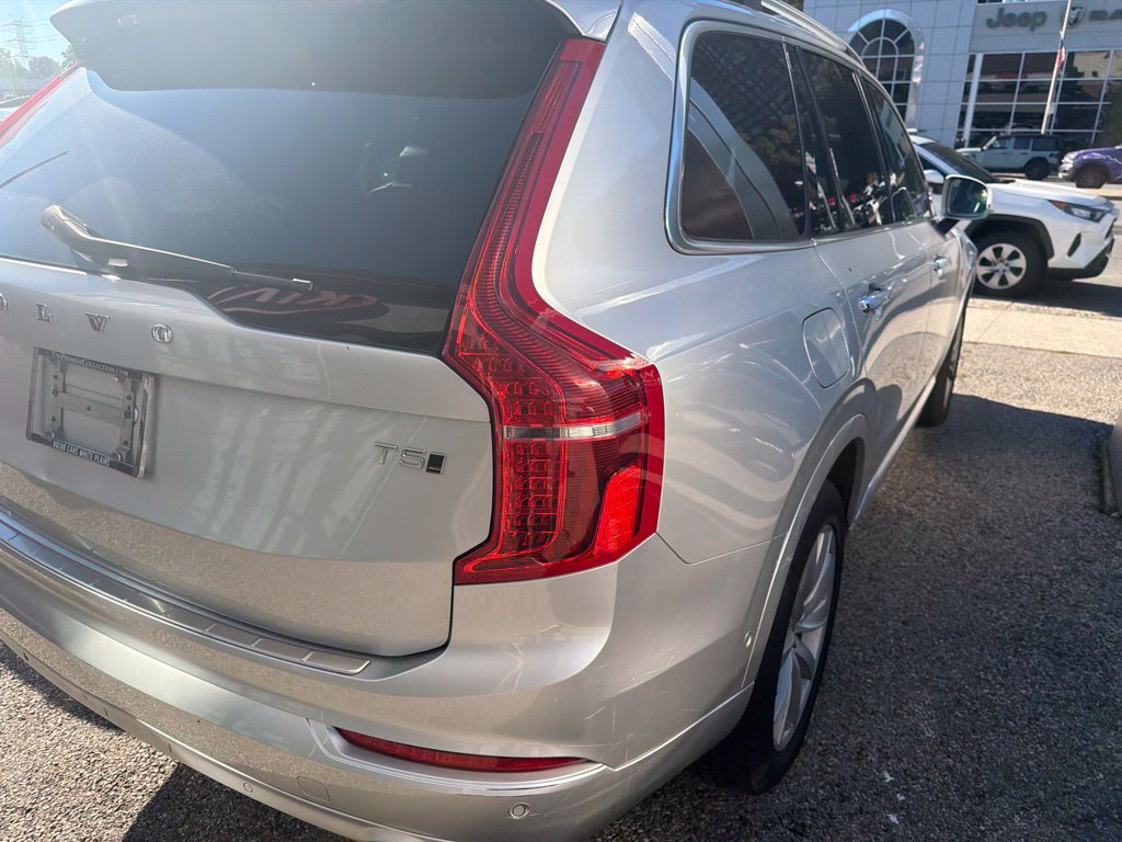 Used 2018 Volvo XC90 T5 Momentum w/ Convenience Package AWD/4WD image 12