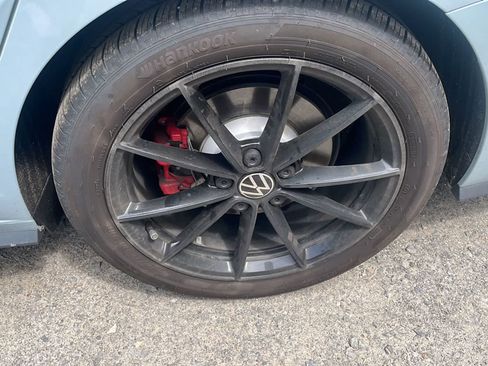 Used 2025 Volkswagen Jetta GLI Autobahn FWD image 21
