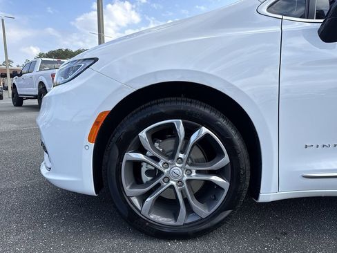 New 2026 Chrysler Pacifica Pinnacle image 10