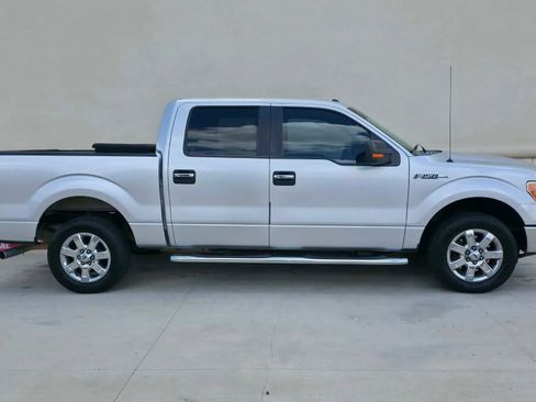 Used 2014 Ford F150 XLT w/ XLT Chrome Package RWD image 2
