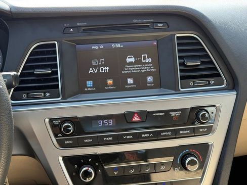 Used 2016 Hyundai Sonata SE FWD image 16