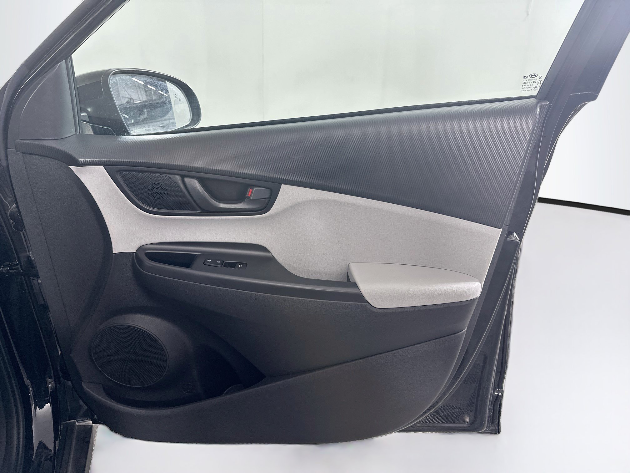 Used 2023 Hyundai Kona SEL FWD image 30