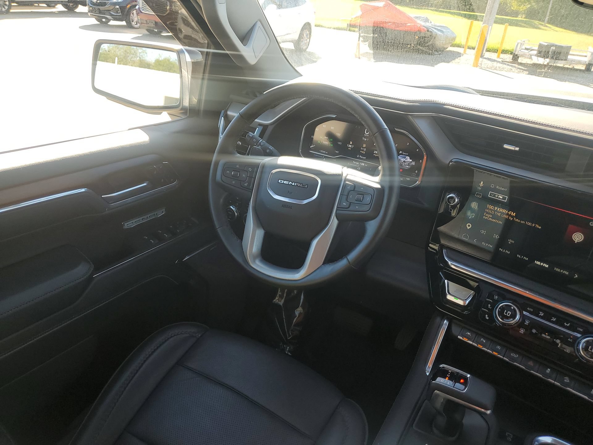 Used 2024 GMC Sierra 1500 Denali w/ Denali Reserve Package AWD/4WD image 17