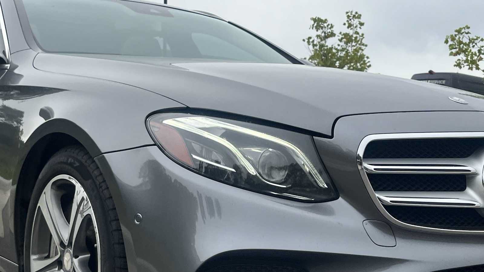 Certified 2017 Mercedes-Benz E 400 4MATIC Wagon image 22