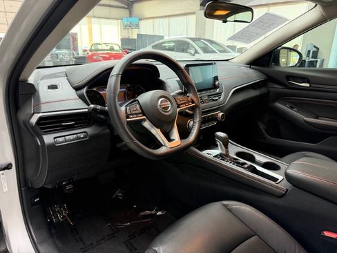 Used 2021 Nissan Altima 2.5 SR w/ SR Premium Package FWD image 19