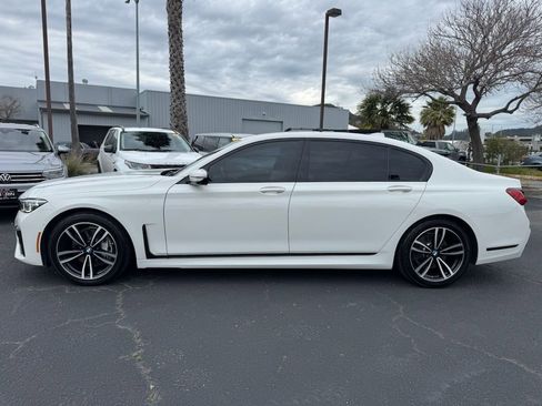 Used 2021 BMW 740i w/ M Sport Package RWD image 7