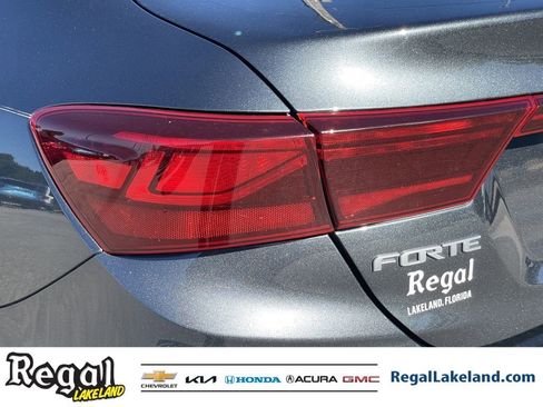 Used 2022 Kia Forte LXS image 8