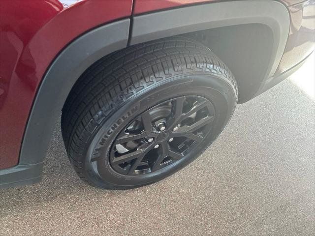 Certified 2025 Jeep Grand Cherokee L Laredo AWD/4WD image 7