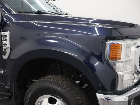 Used 2022 Ford F350 XLT w/ XLT Premium Package AWD/4WD image 22
