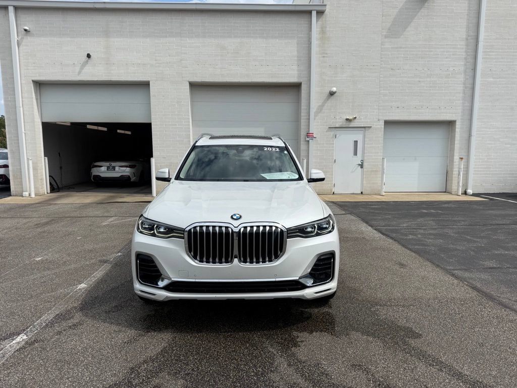 Used 2022 BMW X7 xDrive40i w/ Premium Package AWD/4WD image 8