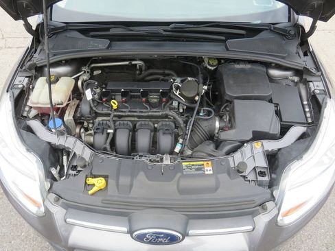Used 2014 Ford Focus SE w/ Equipment Group 201A FWD image 38