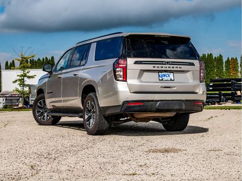 Used 2023 Chevrolet Suburban Z71 w/ Luxury Package AWD/4WD image 8