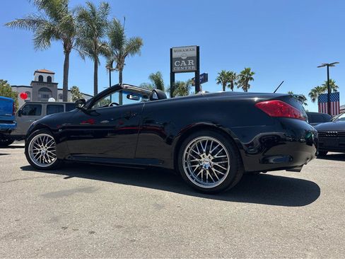 Used 2014 INFINITI Q60 Convertible w/ Premium Package RWD image 3