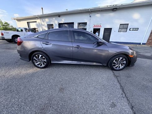 Used 2018 Honda Civic EX image 10