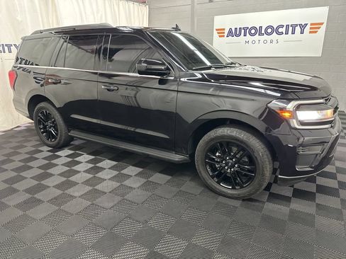 Used 2024 Ford Expedition XLT AWD/4WD image 4