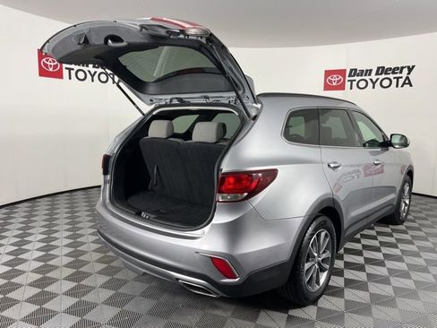 Used 2018 Hyundai Santa Fe SE image 18