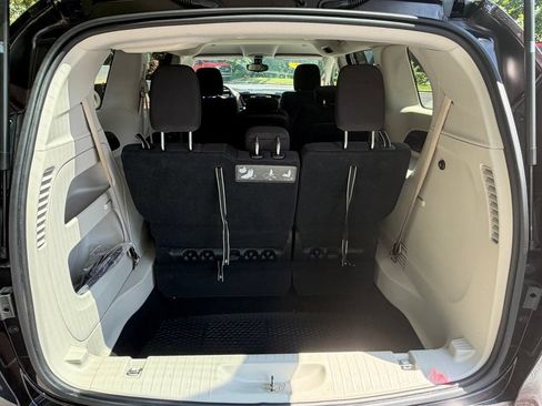 Used 2017 Chrysler Pacifica LX FWD image 30