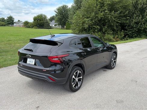 Used 2024 Chevrolet Trax RS w/ Driver Confidence Package FWD image 5