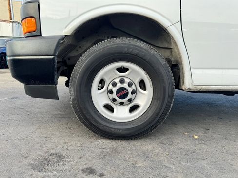 Used 2021 GMC Savana 2500 Regular Van 3D w/ Driver Convenience Package image 13