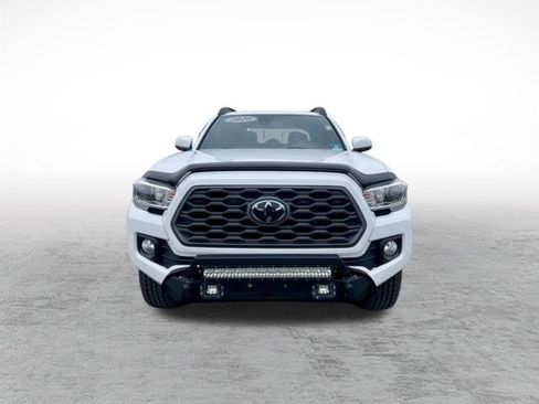 Used 2020 Toyota Tacoma TRD Off-Road image 2