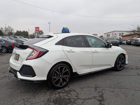 Used 2018 Honda Civic Sport image 5