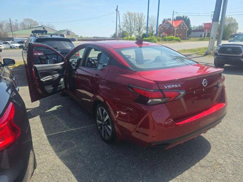 Used 2020 Nissan Versa SR FWD image 2
