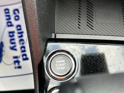 Used 2025 Kia Sportage X-Line image 18
