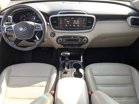 Certified 2020 Kia Sorento EX image 18