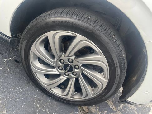 Used 2022 Lincoln Navigator Reserve RWD image 4