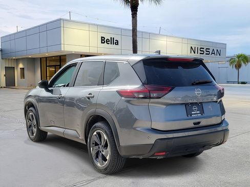 Certified 2025 Nissan Rogue SV FWD image 6