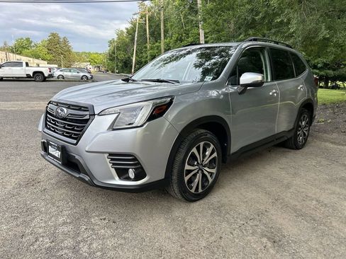 Certified 2023 Subaru Forester Limited AWD/4WD image 4