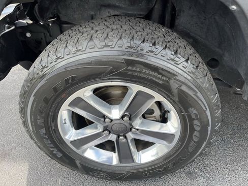 Used 2021 Jeep Wrangler Unlimited Sahara image 29