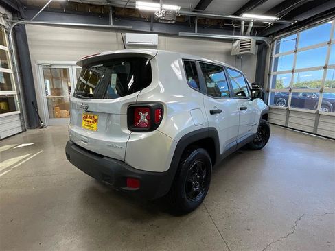Used 2021 Jeep Renegade Sport AWD/4WD image 5