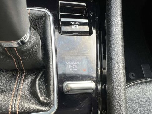 Certified 2022 Jeep Compass Limited image 29