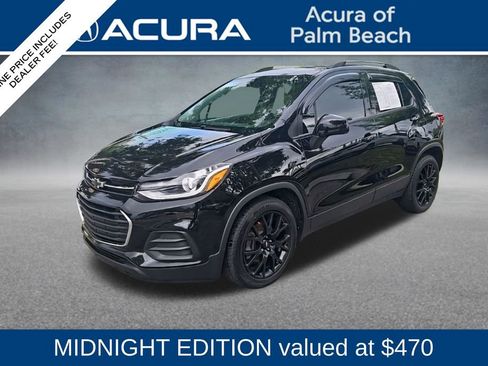 Used 2022 Chevrolet Trax LT w/ Midnight Edition FWD image 1