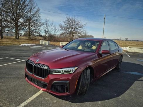 Used 2022 BMW 750i xDrive w/ Executive Package AWD/4WD image 3