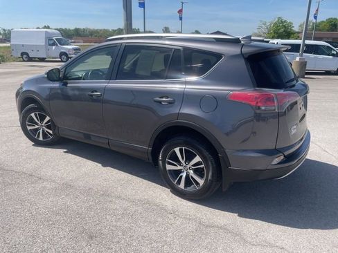 Used 2018 Toyota RAV4 XLE AWD/4WD image 7