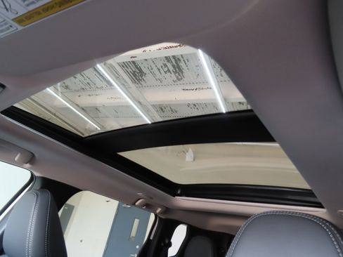 New 2025 Mitsubishi Outlander SE image 19