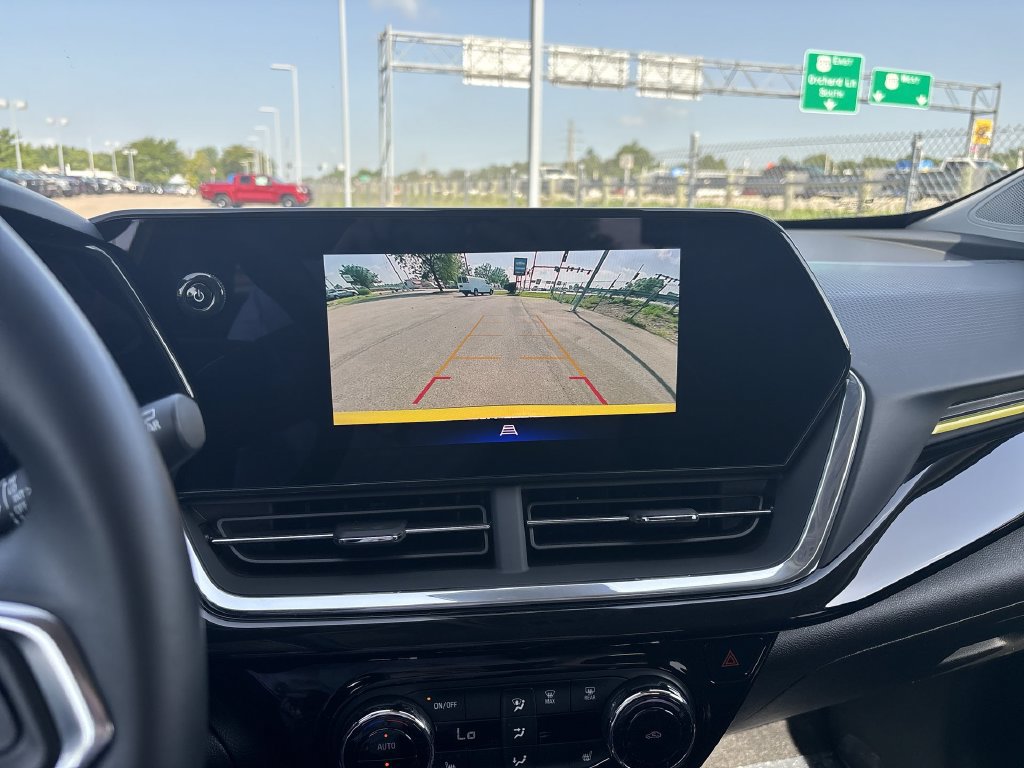 Used 2025 Chevrolet Trax ACTIV w/ Sunroof Package FWD image 25
