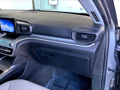 Used 2021 Ford Explorer XLT w/ Equipment Group 202A image 38