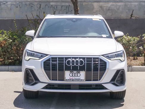 Used 2024 Audi Q3 2.0T Premium AWD/4WD image 2